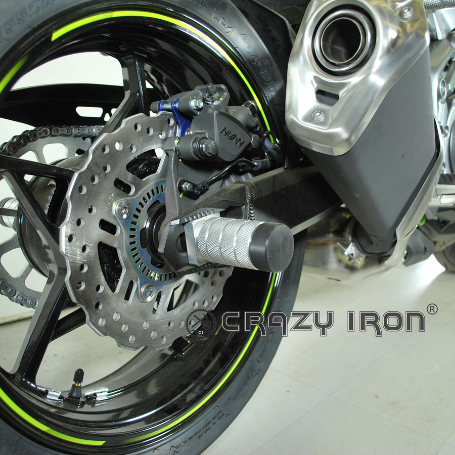 CRAZY IRON Пеги в ось заднего колеса KAWASAKI Z900 - CRAZY IRON - Дуги и защита - Аксессуары - Интернет-магазин мотоэкипировки и мотозапчастей MотоГанза