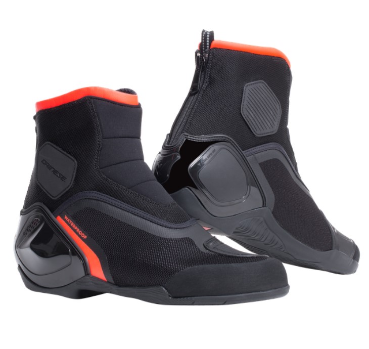 DAINESE Ботинки DINAMICA D-WP 628 черный/красный - DAINESE Ботинки - боты - Мотоэкипировка - Интернет-магазин мотоэкипировки и мотозапчастей MотоГанза