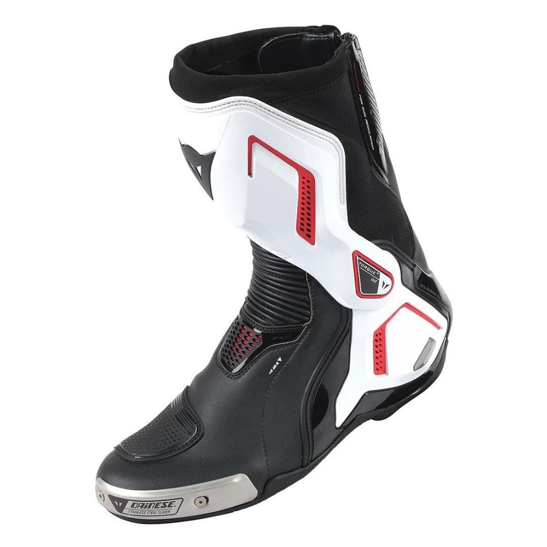 DAINESE Ботинки TORQUE D1 OUT A66 черно-бело-красные - DAINESE Ботинки - боты - Мотоэкипировка - Интернет-магазин мотоэкипировки и мотозапчастей MотоГанза