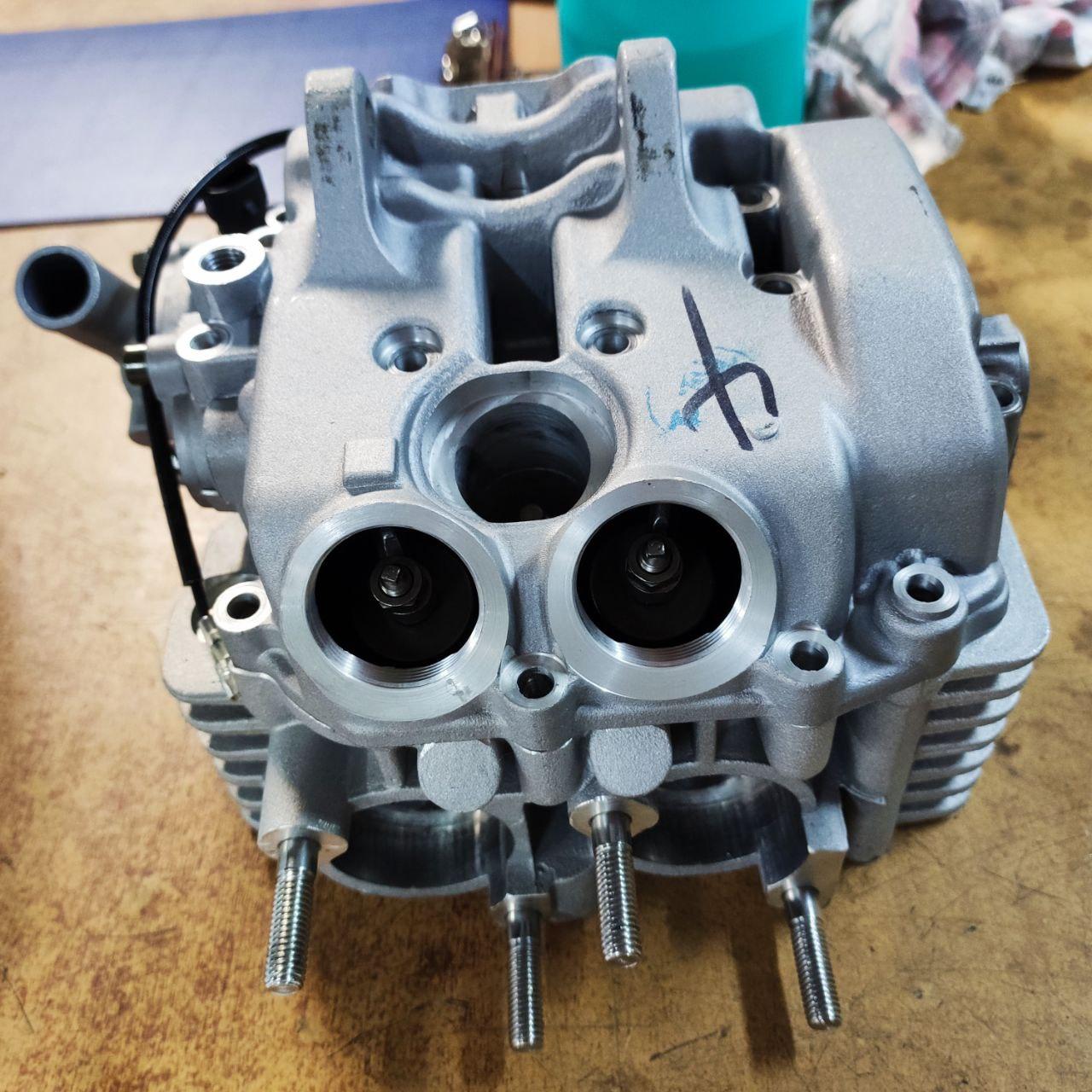 HISUN HS700ATV Головка блока цилиндра в сборе (инжектор) 1220A-007C-0000 - HISUN ATV запчасти - прочее - Мотозапчасти - Интернет-магазин мотоэкипировки и мотозапчастей MотоГанза